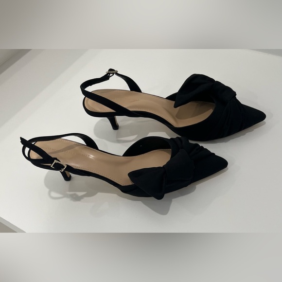 White House Black Market Elegant Black Slingback Heels with Bow, Size 8.5 - Picture 3 of 5